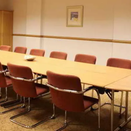 Otel Leonardo - Formerly Jurys 4*