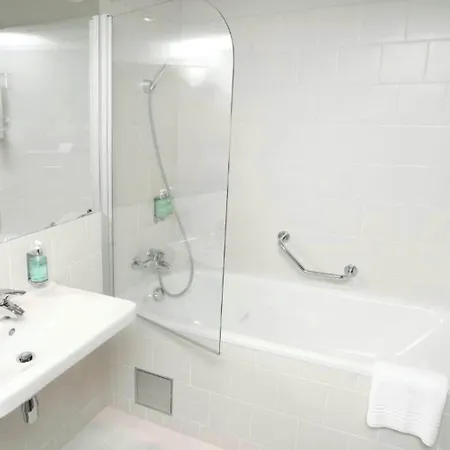 Leonardo Hotel 4*