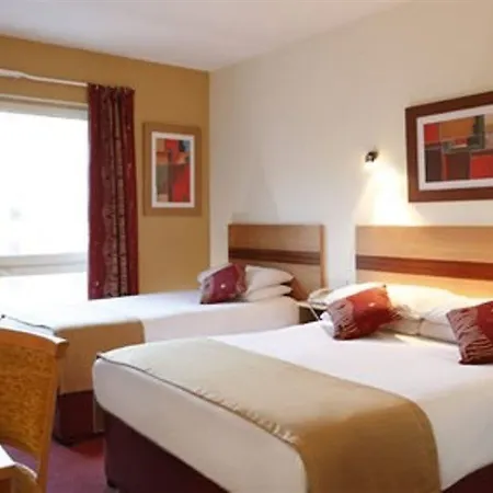 Otel Leonardo - Formerly Jurys