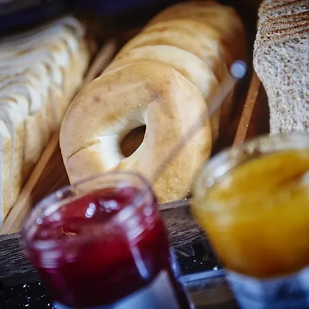 Leonardo - Formerly Jurys 4*