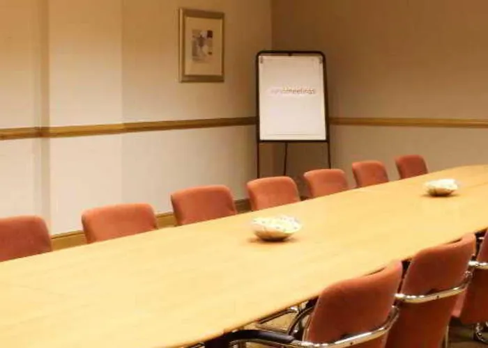 Готель Leonardo - Formerly Jurys Лідс