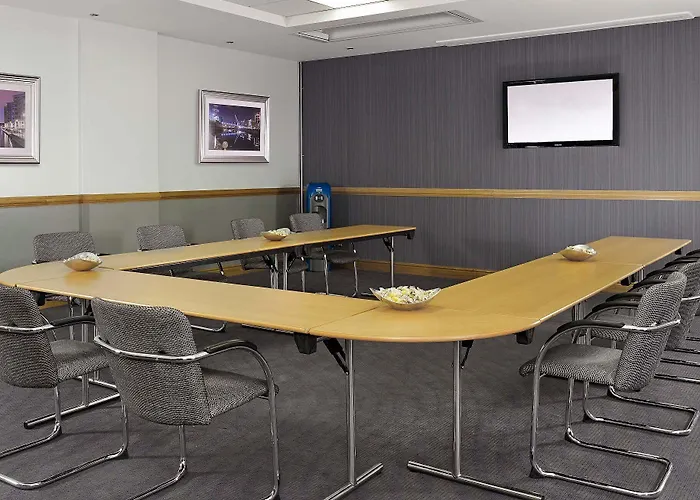 Готель Leonardo - Formerly Jurys