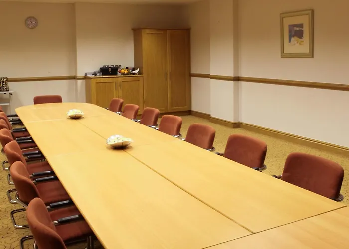 Готель Leonardo - Formerly Jurys