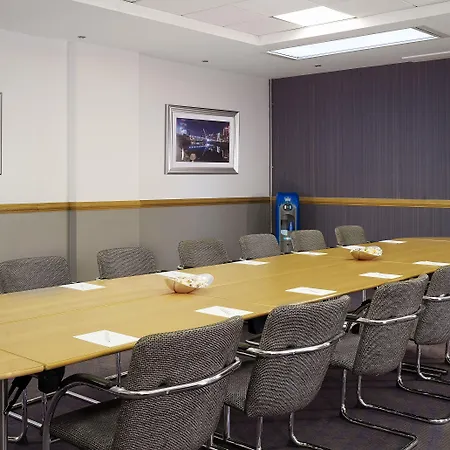 Leonardo - Formerly Jurys Hotel